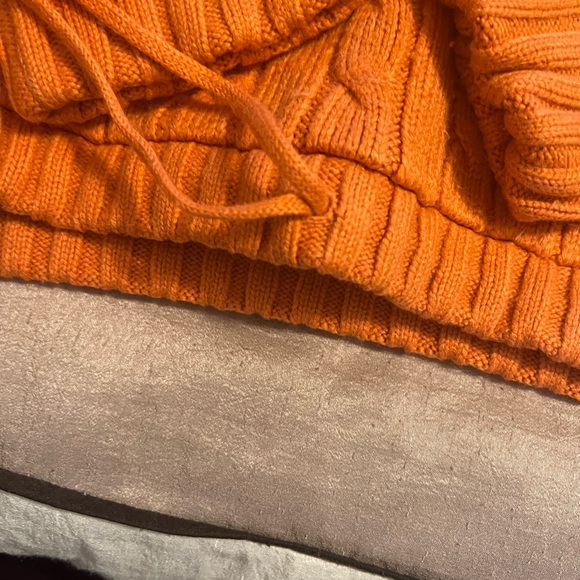 Orange V neck sweater - Picture 4 of 4